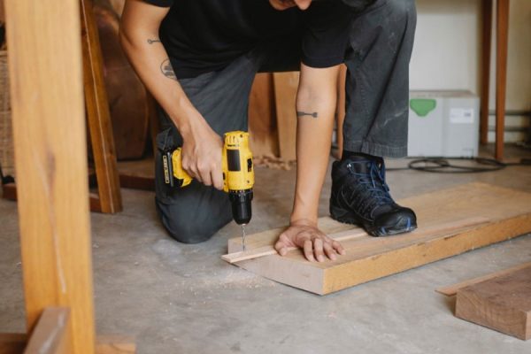 Baterijski vrtalnik Mikulić